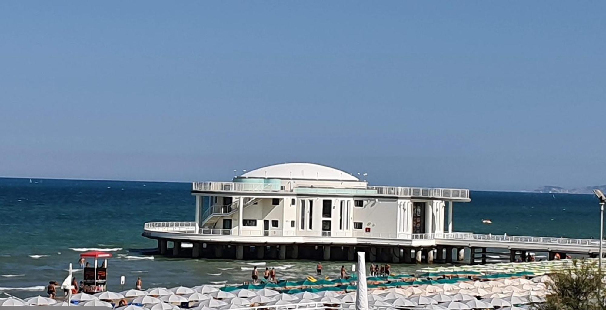 A Casa Di Mely Beach Сенигалия Екстериор снимка